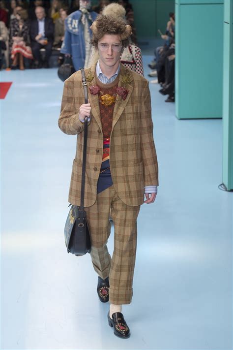 moda gucci hombre 2018|Gucci Fall 2018 Menswear Collection .